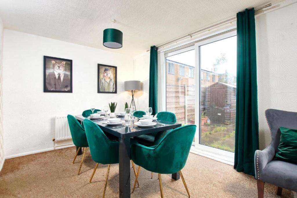 The Emerald House Of Manchester - Garden - Parking Buitenkant foto