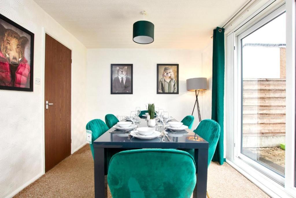 The Emerald House Of Manchester - Garden - Parking Buitenkant foto